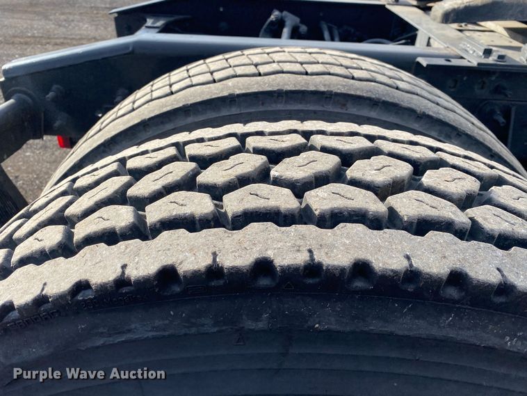 image for item JW9224 2016 International ProStar Plus  semi truck