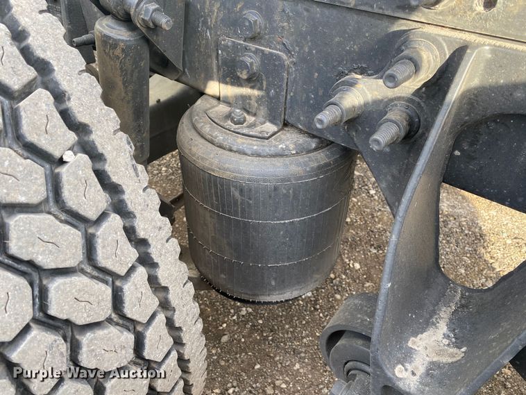 image for item JW9224 2016 International ProStar Plus  semi truck