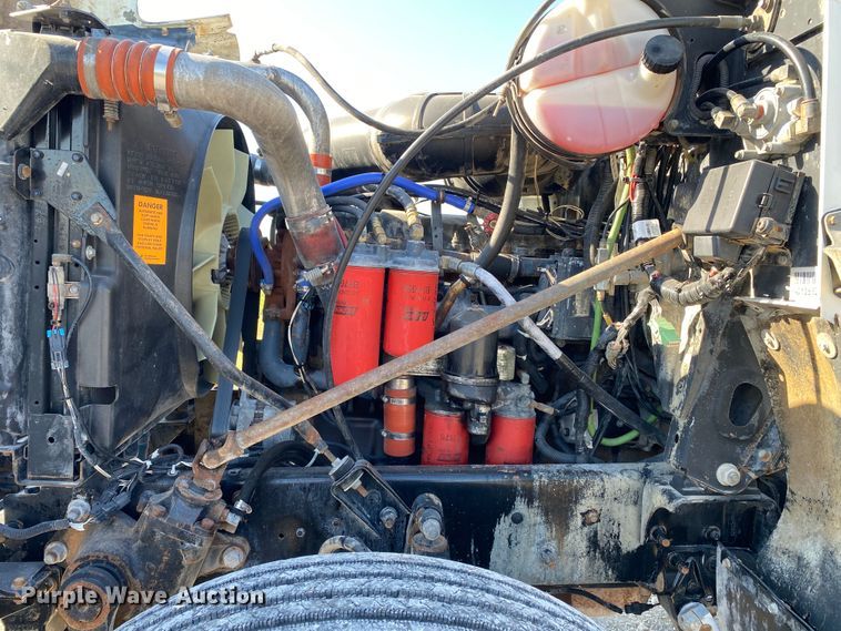 image for item JW9407 2000 Mack CH613  semi truck