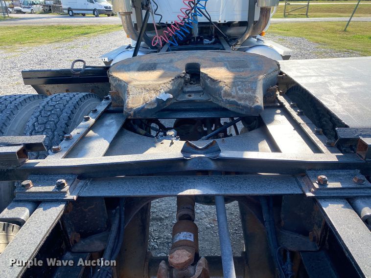 image for item JW9407 2000 Mack CH613  semi truck