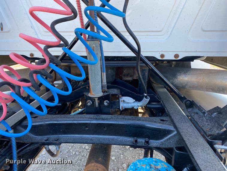 image for item JW9407 2000 Mack CH613  semi truck