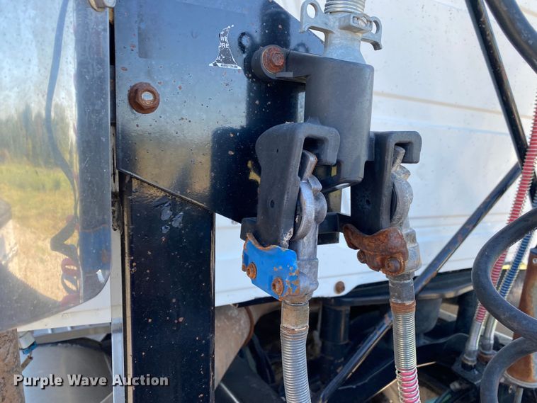 image for item JW9407 2000 Mack CH613  semi truck