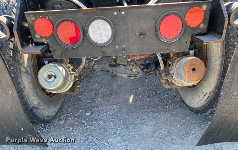 image for item JW9407 2000 Mack CH613  semi truck