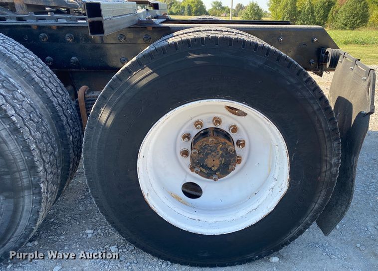 image for item JW9407 2000 Mack CH613  semi truck