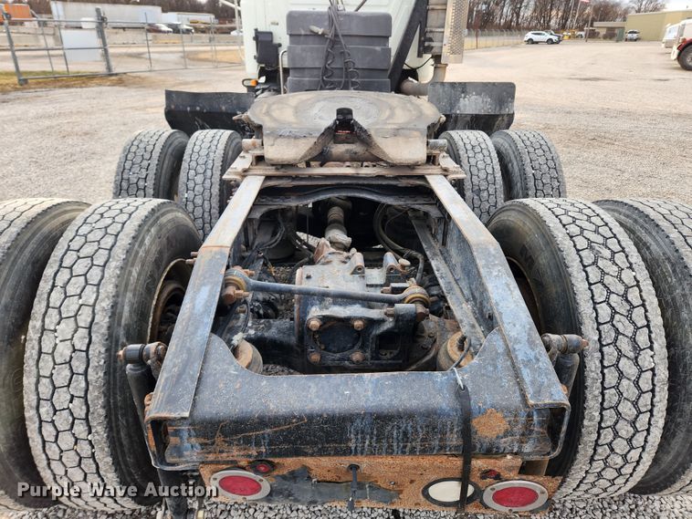 image for item KT9371 2009 Mack GU713  semi truck