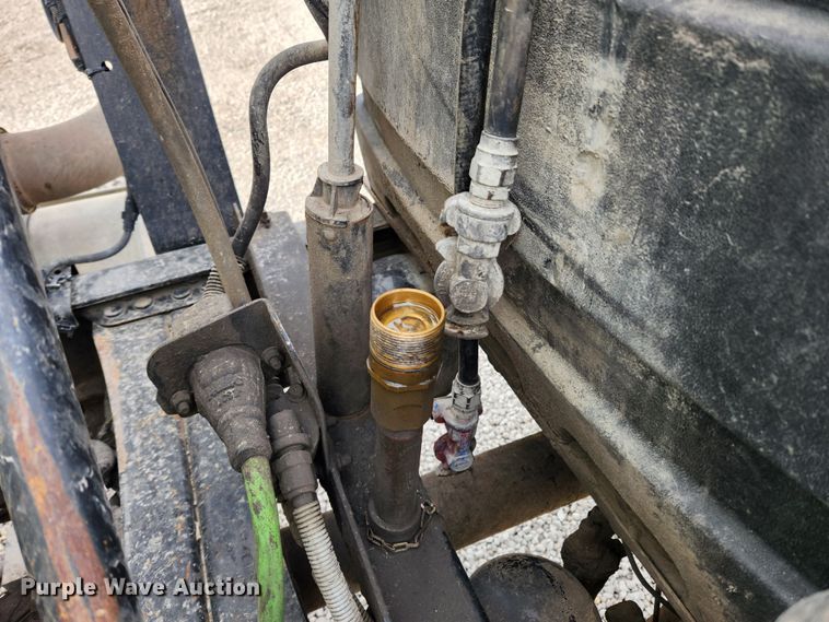 image for item KT9371 2009 Mack GU713  semi truck