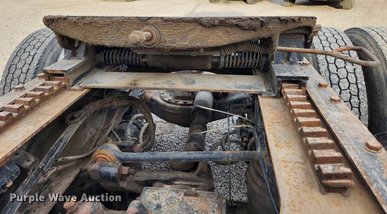 image for item KT9371 2009 Mack GU713  semi truck