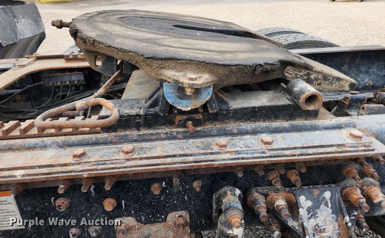 image for item KT9371 2009 Mack GU713  semi truck