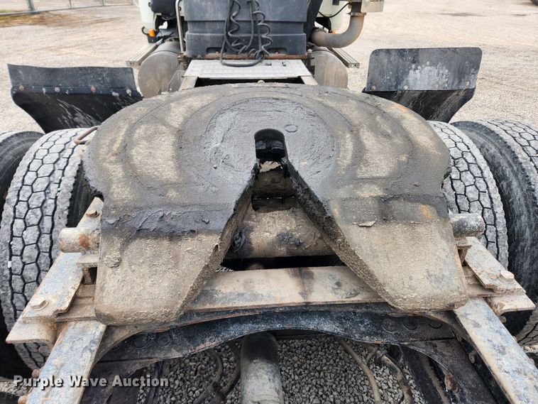 image for item KT9371 2009 Mack GU713  semi truck