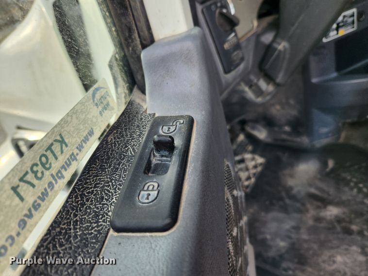 image for item KT9371 2009 Mack GU713  semi truck