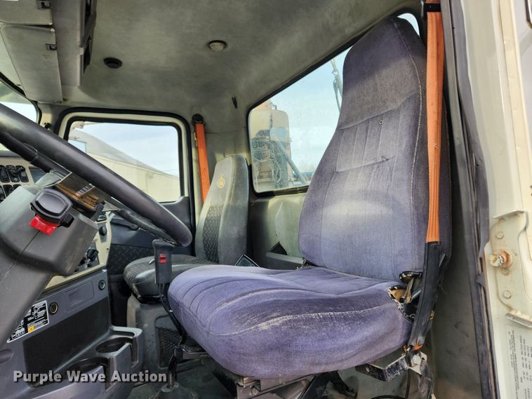 image for item KT9371 2009 Mack GU713  semi truck