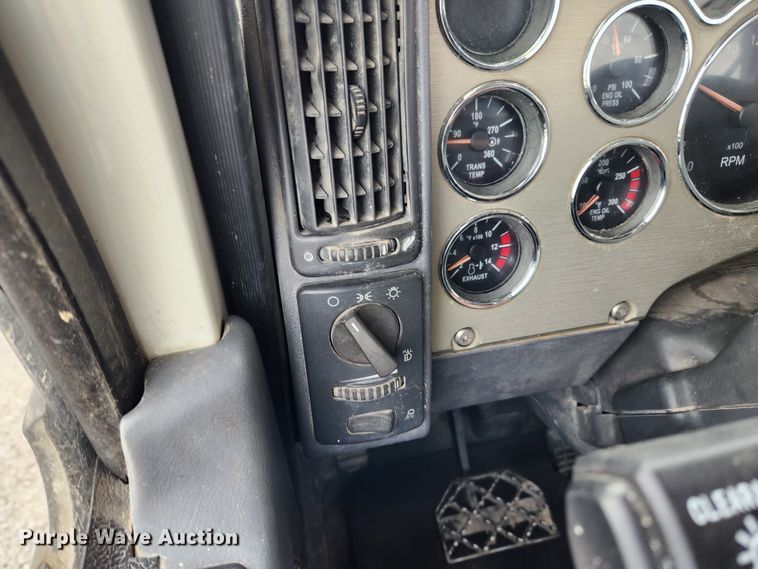 image for item KT9371 2009 Mack GU713  semi truck