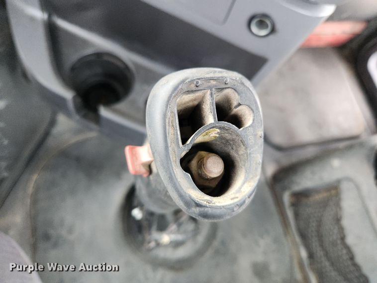 image for item KT9371 2009 Mack GU713  semi truck