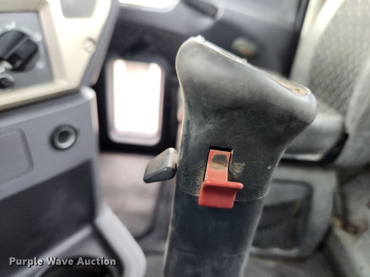 image for item KT9371 2009 Mack GU713  semi truck