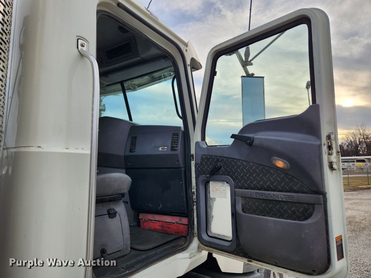 image for item KT9371 2009 Mack GU713  semi truck