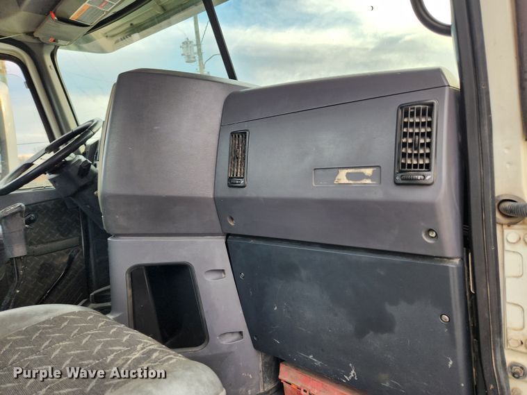 image for item KT9371 2009 Mack GU713  semi truck