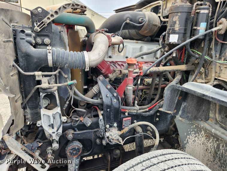 image for item KT9371 2009 Mack GU713  semi truck