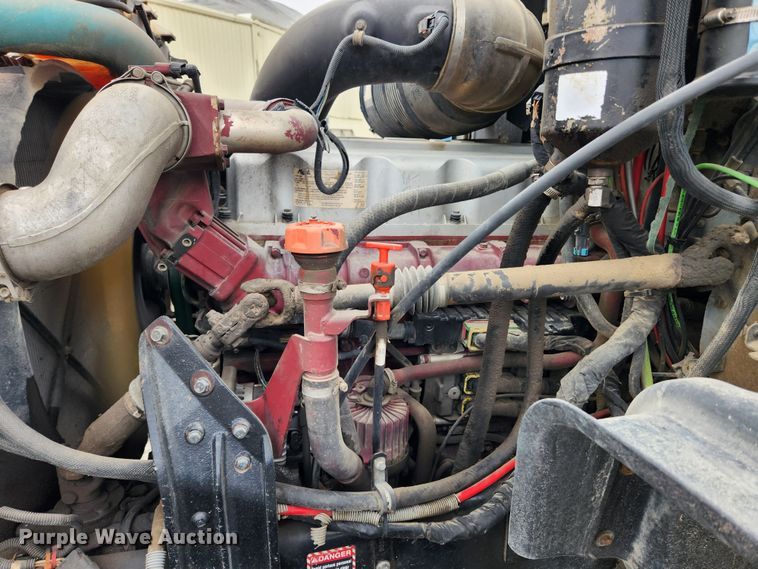 image for item KT9371 2009 Mack GU713  semi truck