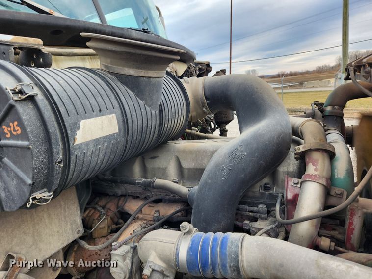 image for item KT9371 2009 Mack GU713  semi truck