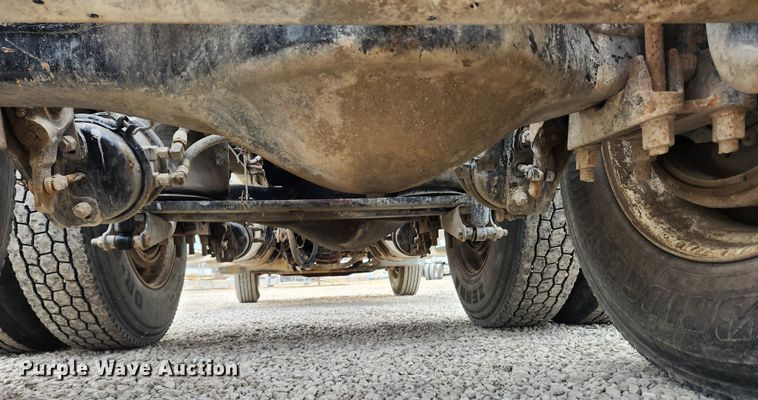 image for item KT9371 2009 Mack GU713  semi truck