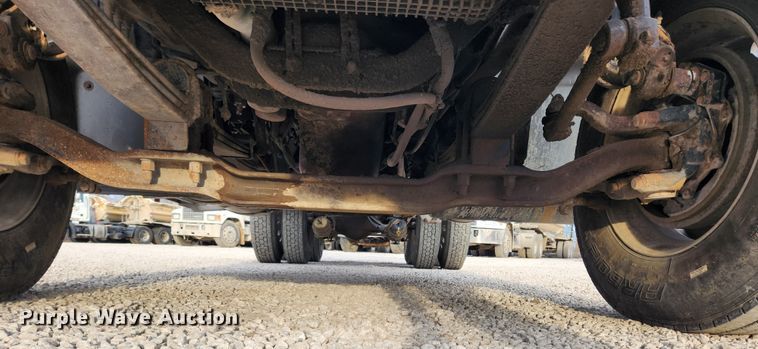 image for item KT9371 2009 Mack GU713  semi truck