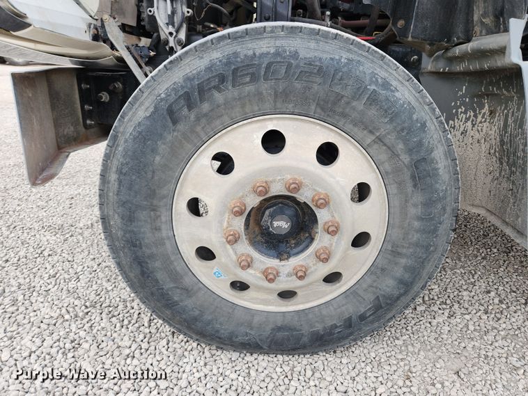 image for item KT9371 2009 Mack GU713  semi truck