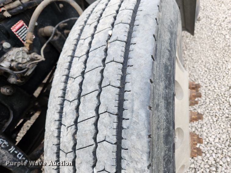 image for item KT9371 2009 Mack GU713  semi truck