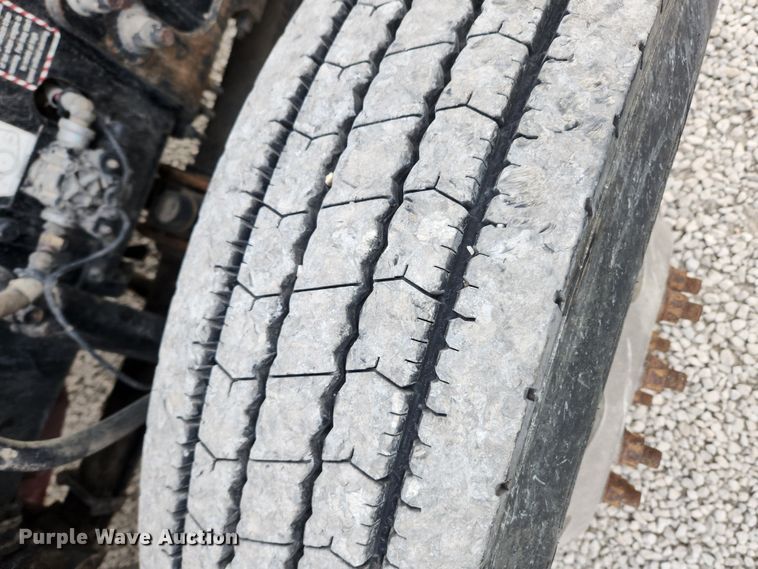 image for item KT9371 2009 Mack GU713  semi truck