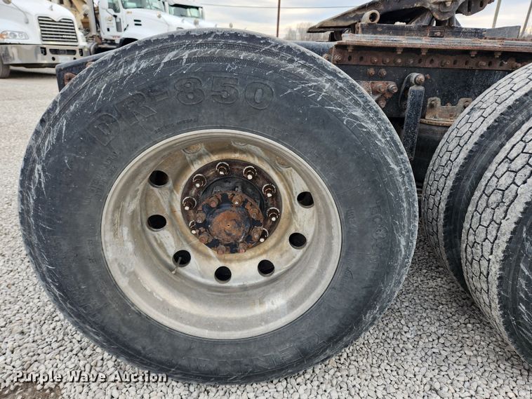 image for item KT9371 2009 Mack GU713  semi truck