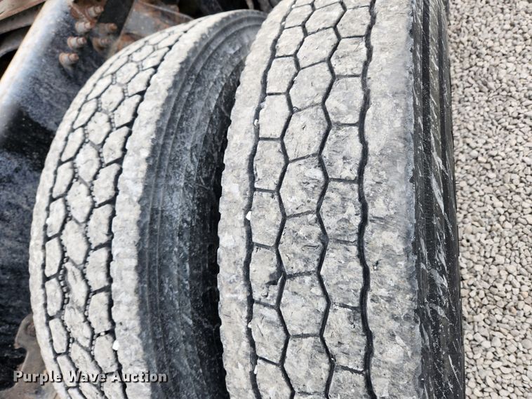 image for item KT9371 2009 Mack GU713  semi truck