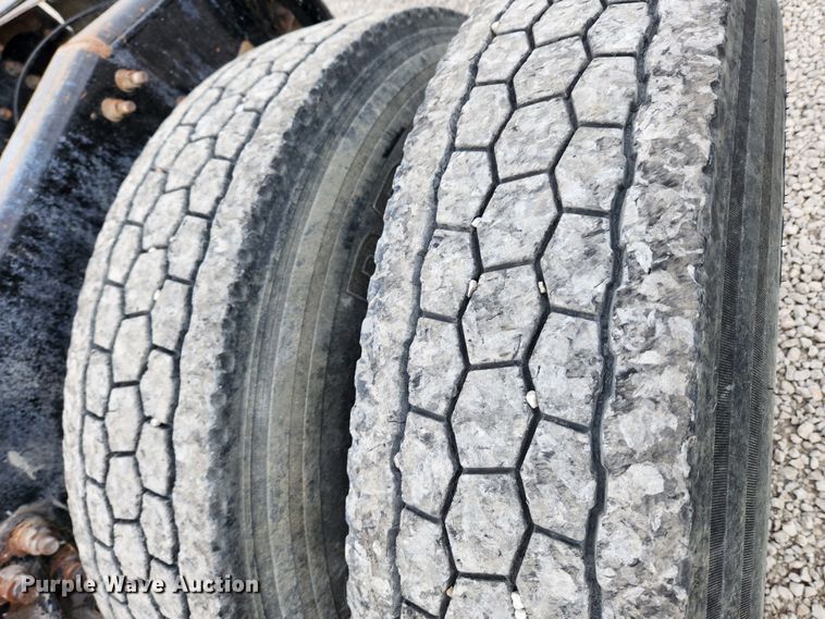 image for item KT9371 2009 Mack GU713  semi truck