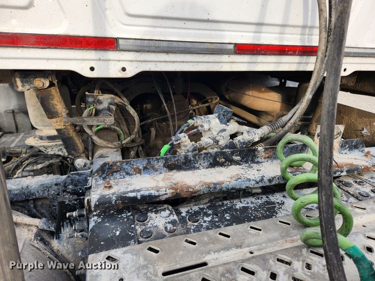 image for item KT9372 2014 Mack CXU613 semi truck