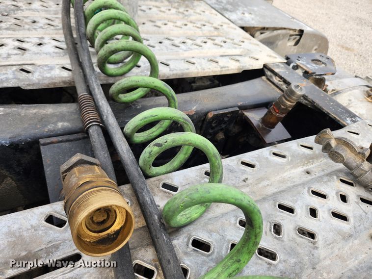 image for item KT9372 2014 Mack CXU613 semi truck