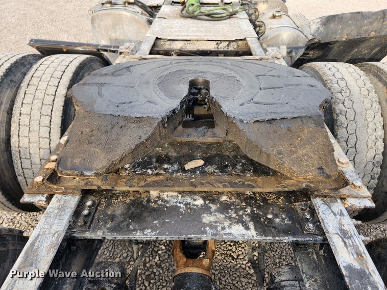 image for item KT9372 2014 Mack CXU613 semi truck