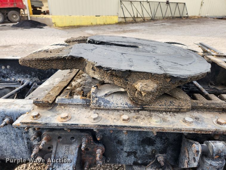 image for item KT9372 2014 Mack CXU613 semi truck