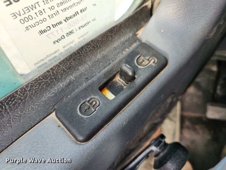 image for item KT9372 2014 Mack CXU613 semi truck