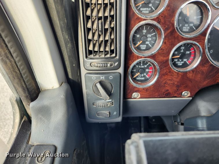 image for item KT9372 2014 Mack CXU613 semi truck