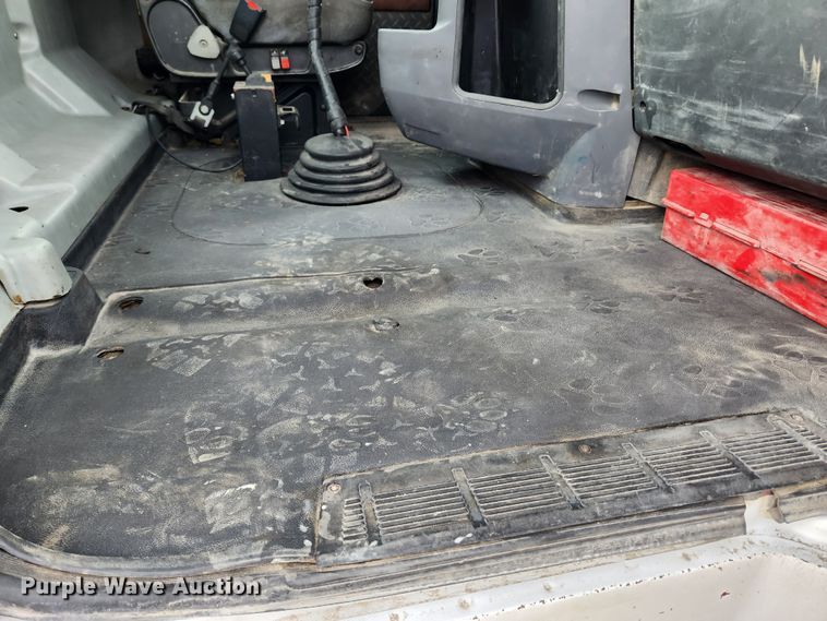 image for item KT9372 2014 Mack CXU613 semi truck