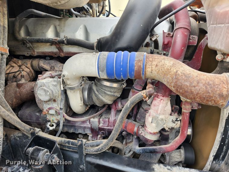 image for item KT9372 2014 Mack CXU613 semi truck