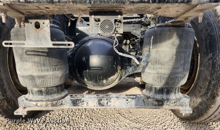 image for item KT9372 2014 Mack CXU613 semi truck