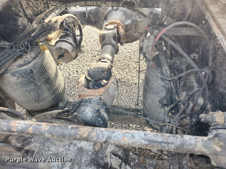 image for item KT9372 2014 Mack CXU613 semi truck