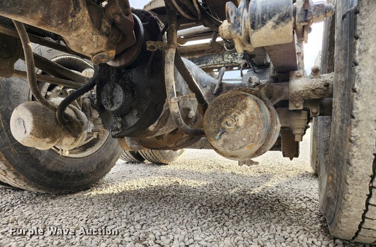 image for item KT9372 2014 Mack CXU613 semi truck