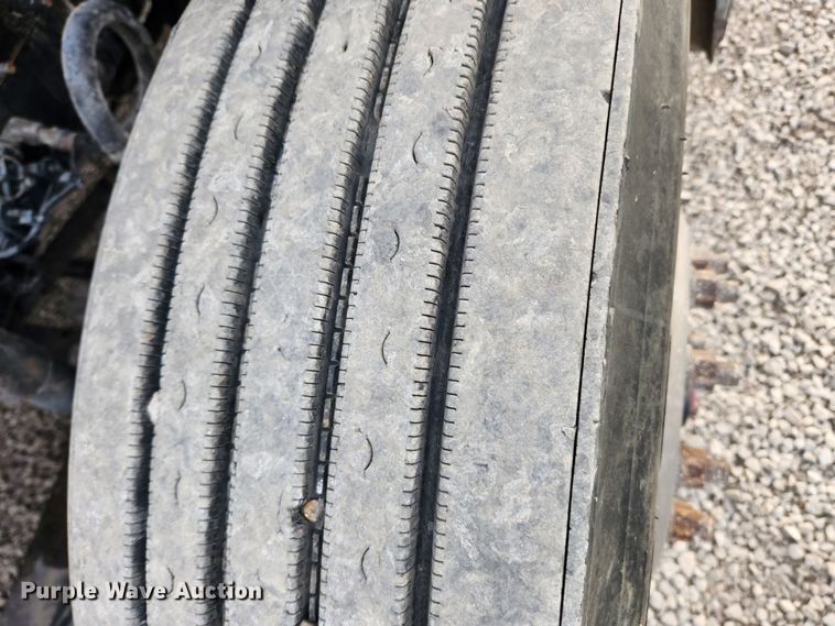 image for item KT9372 2014 Mack CXU613 semi truck