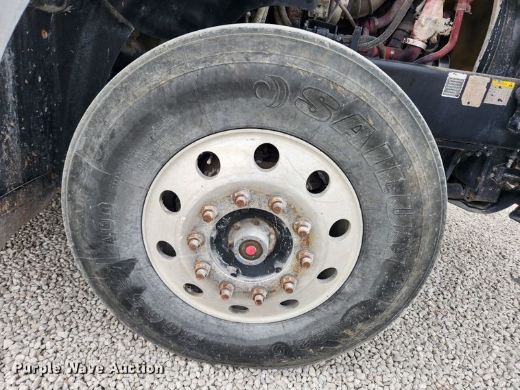 image for item KT9372 2014 Mack CXU613 semi truck