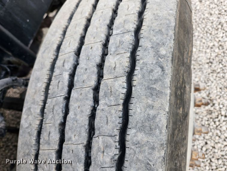 image for item KT9372 2014 Mack CXU613 semi truck