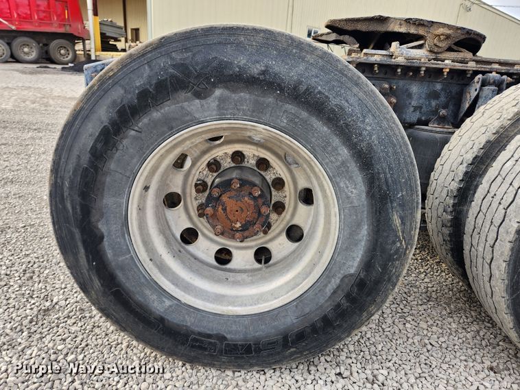 image for item KT9372 2014 Mack CXU613 semi truck