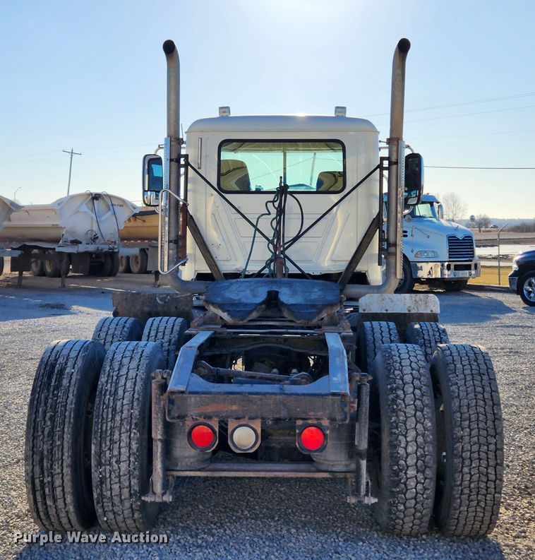 image for item KT9385 2012 Mack GU713 semi truck