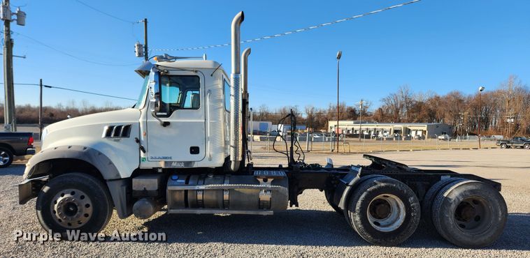 image for item KT9385 2012 Mack GU713 semi truck