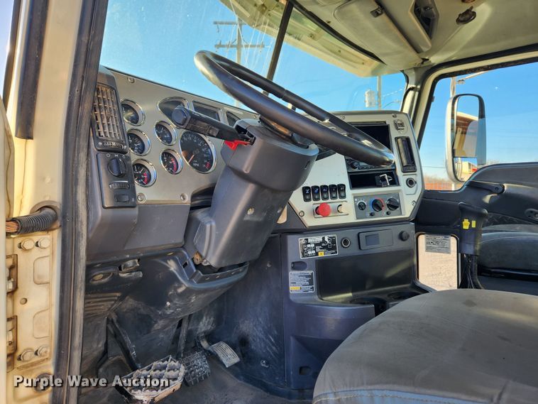 image for item KT9385 2012 Mack GU713 semi truck