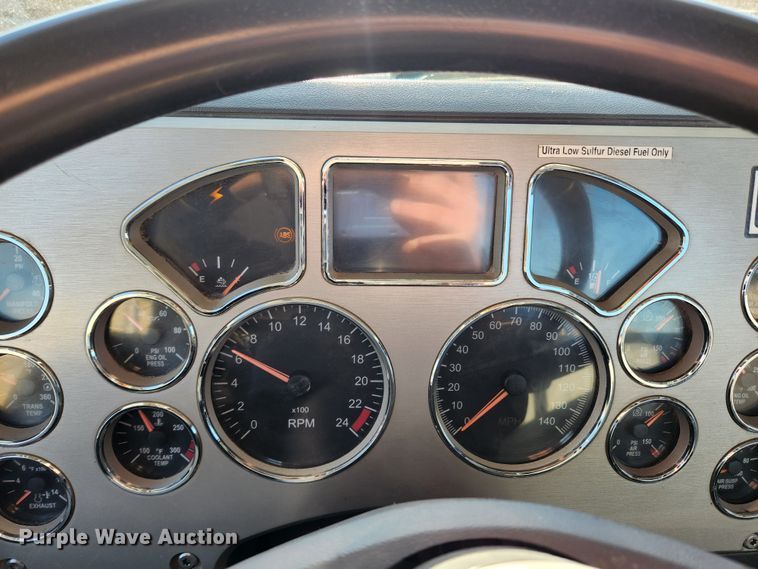 image for item KT9385 2012 Mack GU713 semi truck